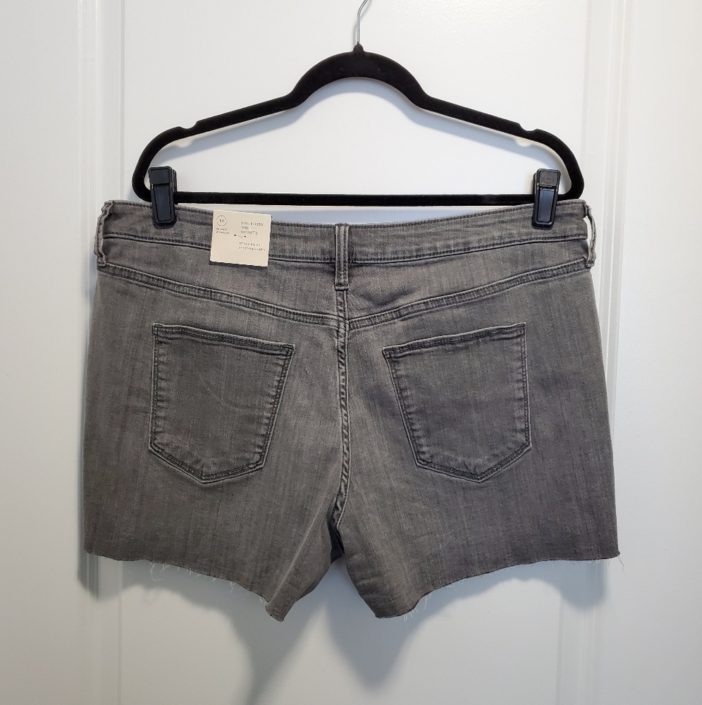 Universal Thread High Rise Midi Shorts - Picture 2 of 3